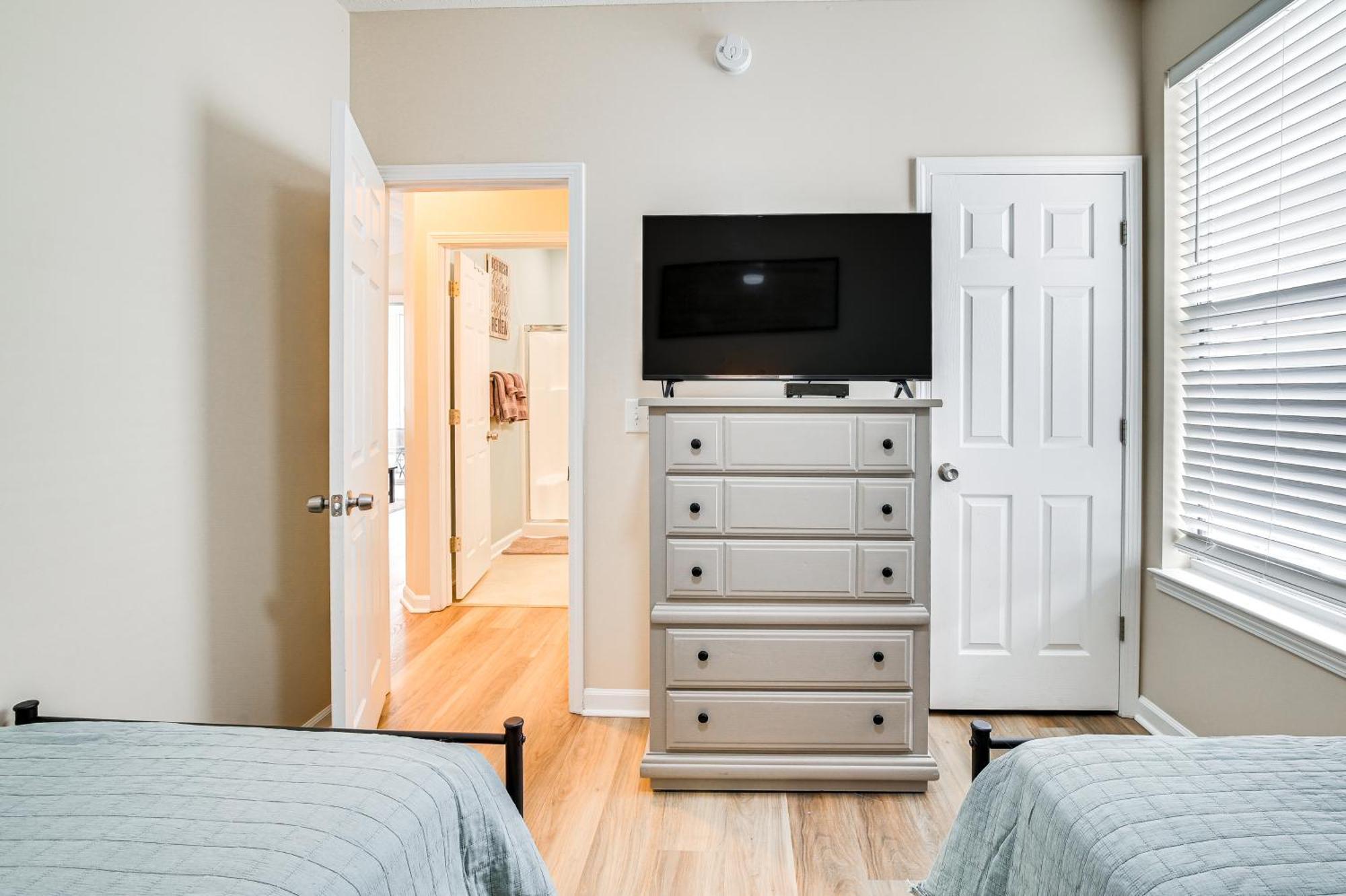 Breezy Golf Condo With Pool Access, 4 Mi To Beach Myrtle Beach Eksteriør billede
