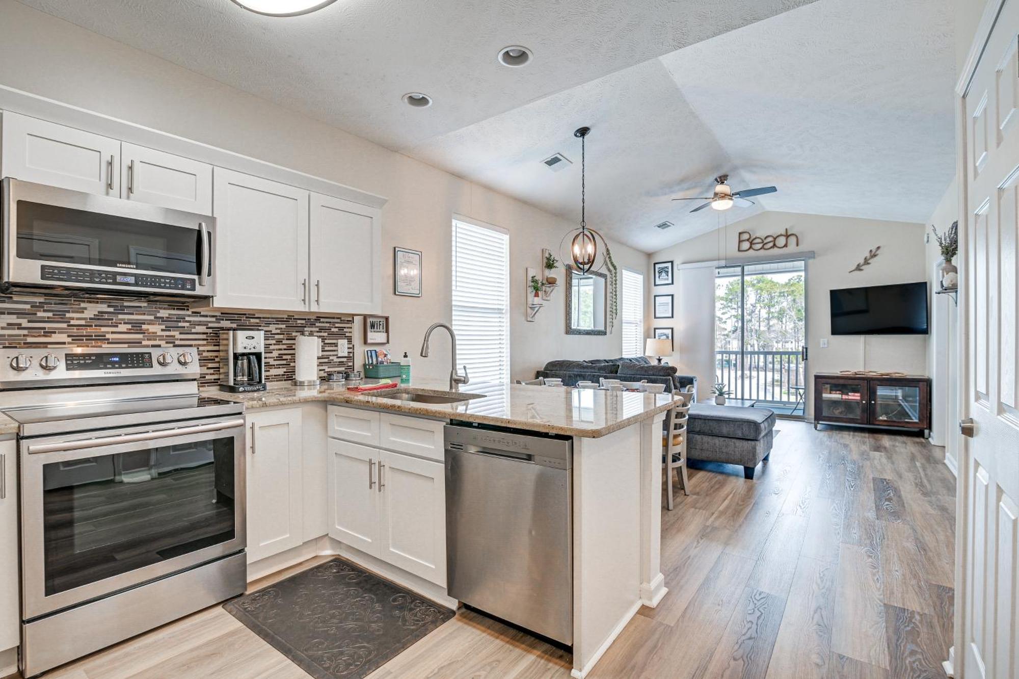 Breezy Golf Condo With Pool Access, 4 Mi To Beach Myrtle Beach Eksteriør billede